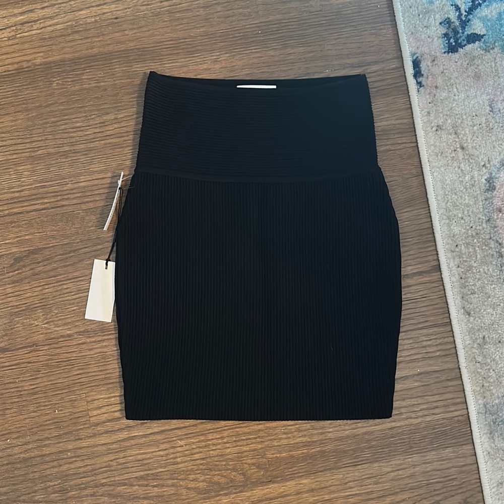 NWT Babaton Sculpt Knit Mini Skirt